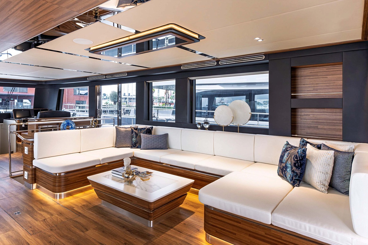 Аренда катамарана на солнечных батареях Vision F Yacht ATRAVERSIA во Франции